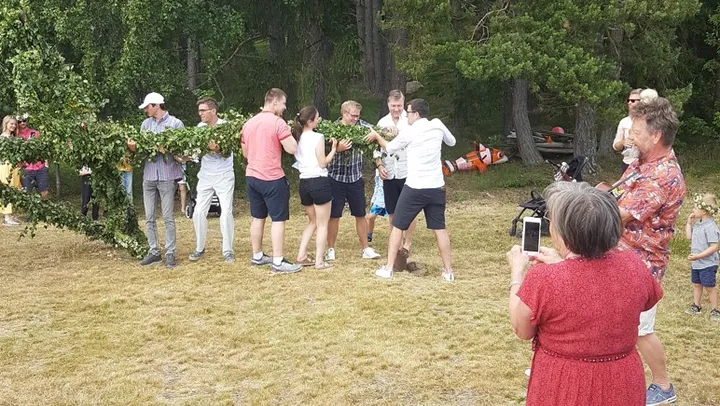 Maja midsommarstången – Vätö