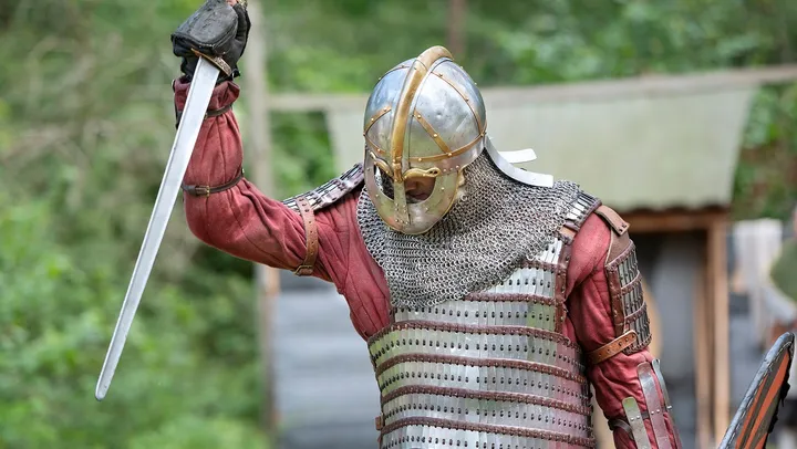 Besök Stavgard Vikingagård i Burs! – Stånga