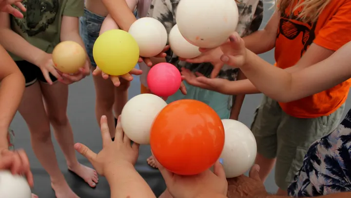Workshop i Cirkusinspirerad ljud- och balanskonst för barn från 7 år och uppåt – Katthammarsvik
