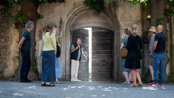 Stadsvandring: Bakom låsta dörrar – Visby