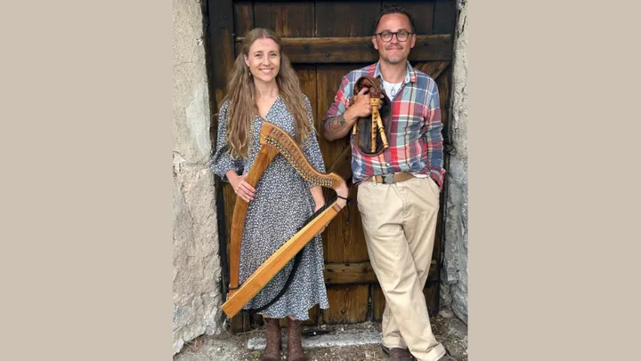 Sommarmusik i klosterruinen - Oljaud u älvstrik - med Julia Westberg och Lars Kruthof. Folkmusik från Gotland på äldre instrument – Romakloster