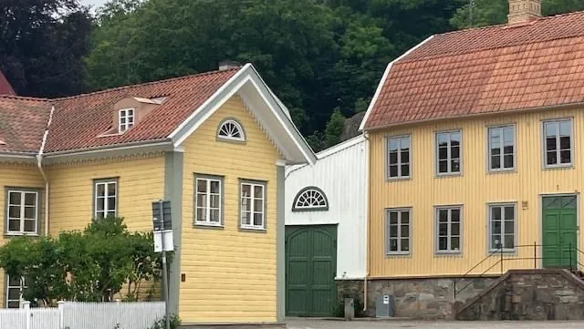 Stadspromenad längs Västra gatan i Kungälv – Kungälv