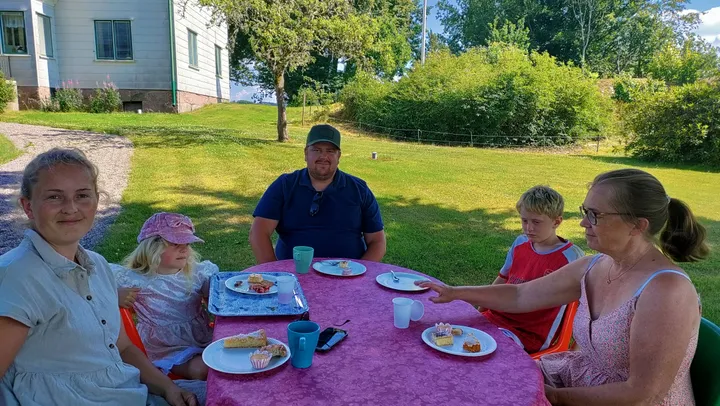 Trädgårdscafé på hembygdsgården i Ruus – Loo Ruus 865