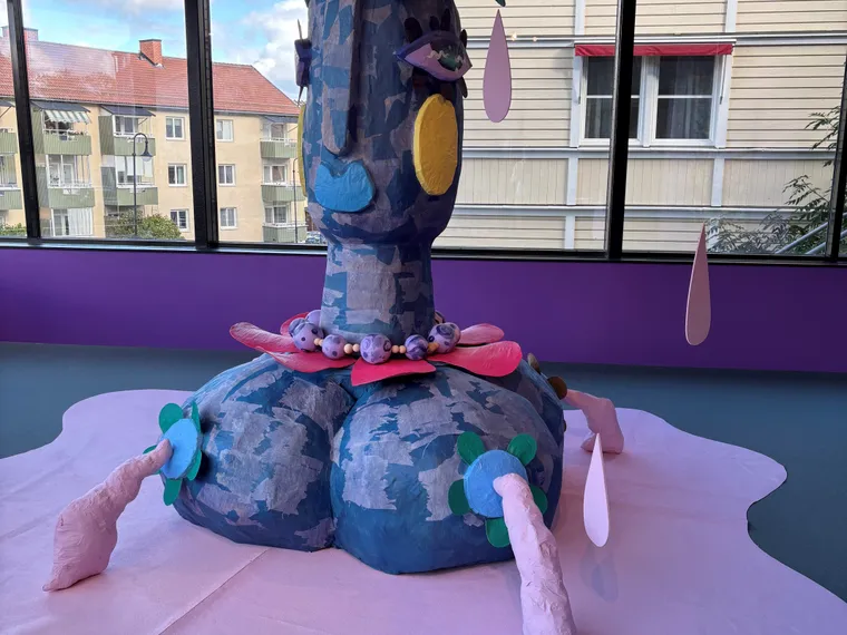 Vi bygger ett monument till Moder Kosmos! – Norrtälje