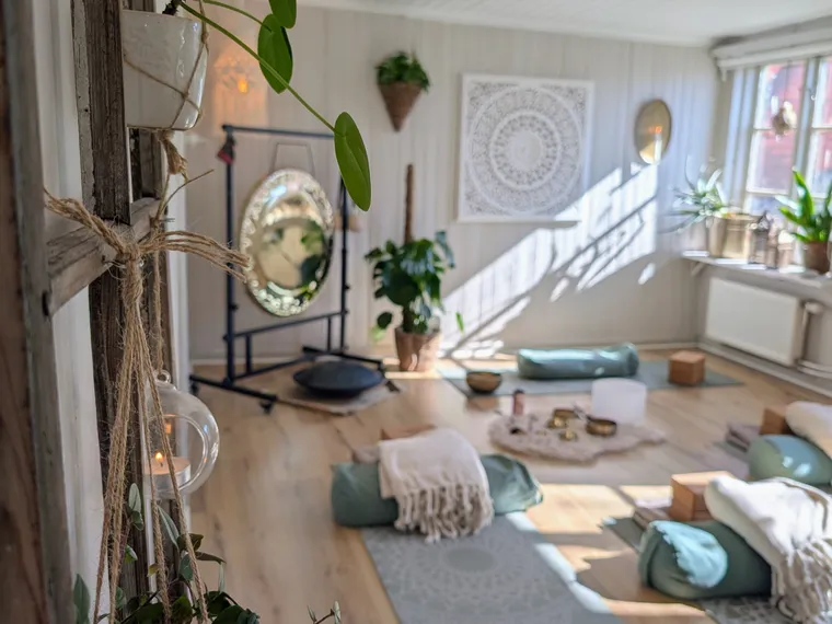 Yinyoga med Gongbad  – Norrtälje