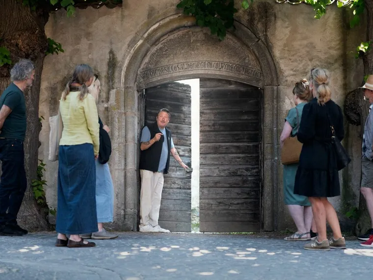Stadsvandring: Bakom låsta dörrar – Visby