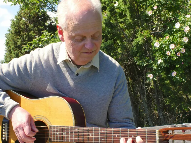 Musik i höstkväll, Janne Ekdahl, gitarr – Klintehamn