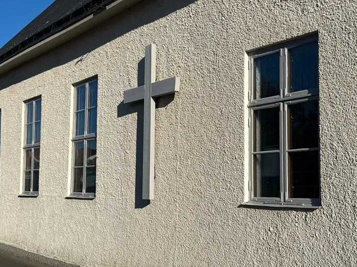 Händer i Hjos Pingstförsamling