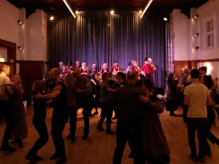 Konsert och dans på Folkmusikkaféet 