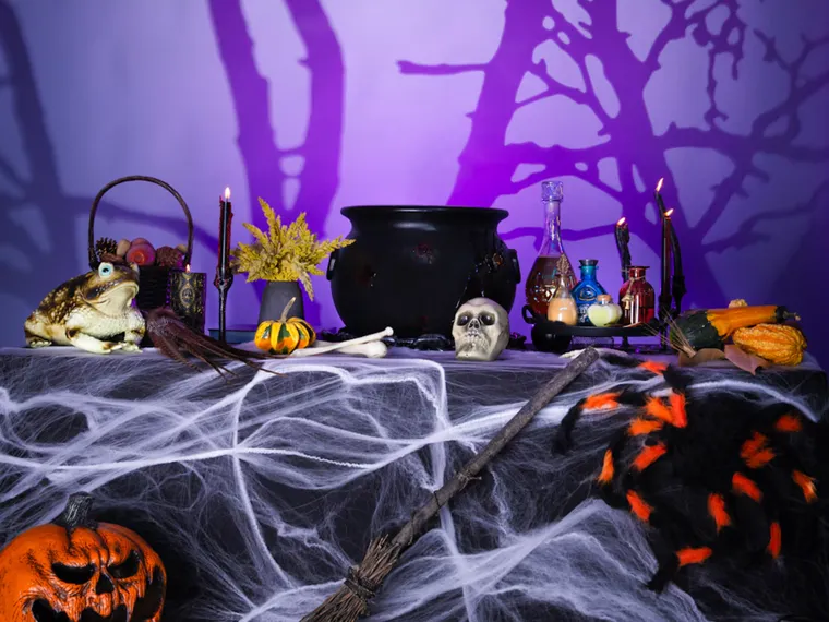 - Halloween-prepp på Ängås Fritidsgård -