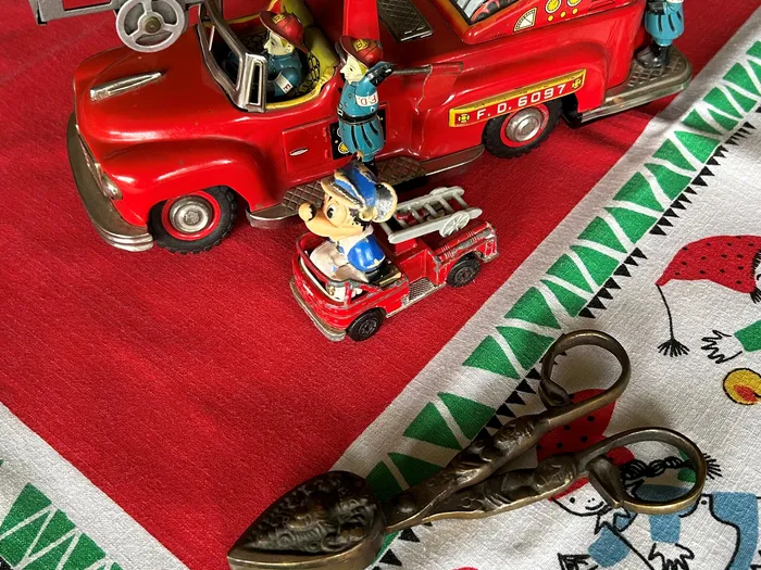 Dukar till jul,brandbilar och annat kul på/ till h(jul),fika